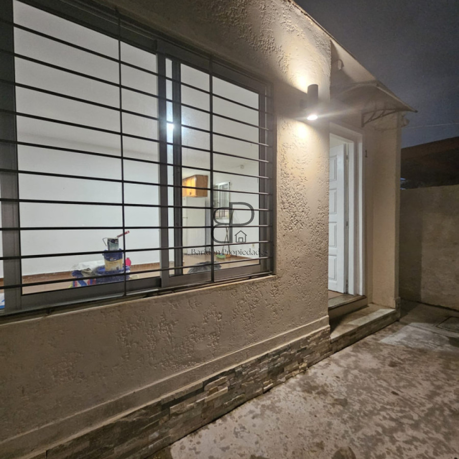 Casa ID.6721 - Alquiler Casa PH 1 Dormitorio Buceo con Patio