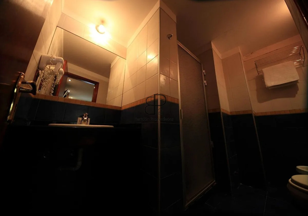 Casa ID.4852 - Venta Hotel Iberia Centro Montevideo Inversión