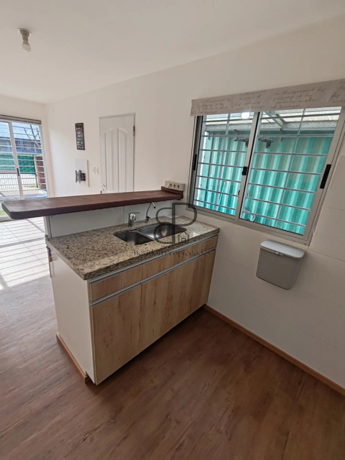 Casa ID.7047 - Alquiler Casa 1 Dormitorio Shangrilá con Galpon y cochera