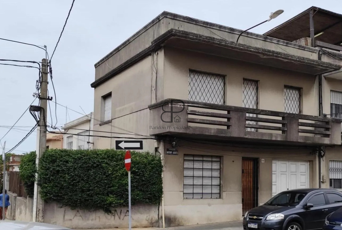 Casa ID.5670 - Venta Casa y Apartamento 4 Dormitorios Paso Molino con garaje
