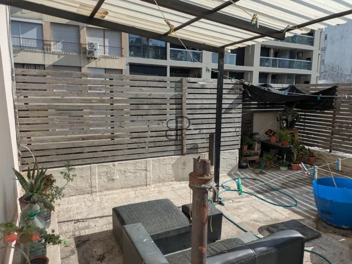 Casa ID.7007 - Venta Casa Ph 3 Dormitorios Tres Cruces con azotea y balcon 