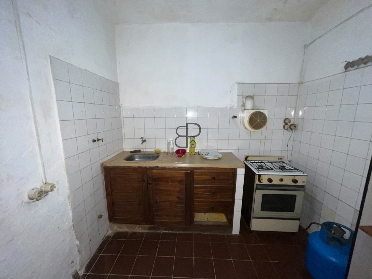 Casa ID.7051 - Venta Padron Unico 3 Plantas con 9 Dorm. y 3 Cocinas Aguada