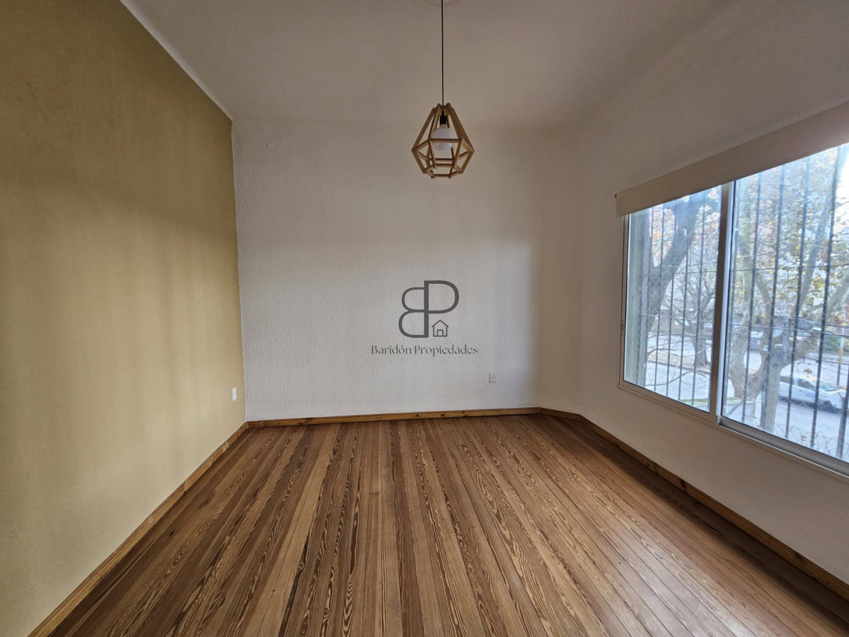 Casa ID.6540 - Venta Casa 3 o 4 Dormitorios Barbacoa y Garaje La Blanqueada