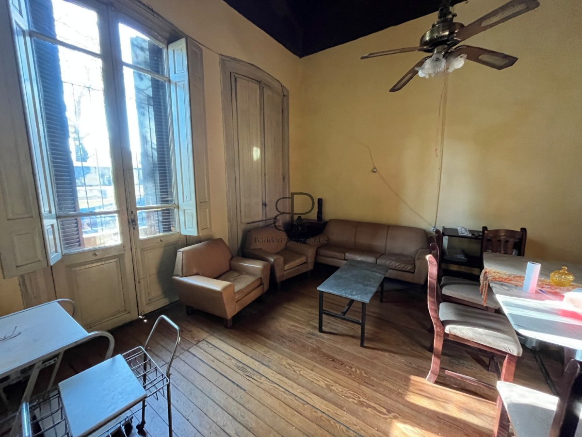 Casa ID.7051 - Venta Padron Unico 3 Plantas con 9 Dorm. y 3 Cocinas Aguada
