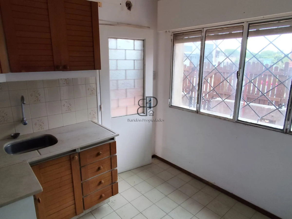 Casa ID.5670 - Venta Casa y Apartamento 4 Dormitorios Paso Molino con garaje