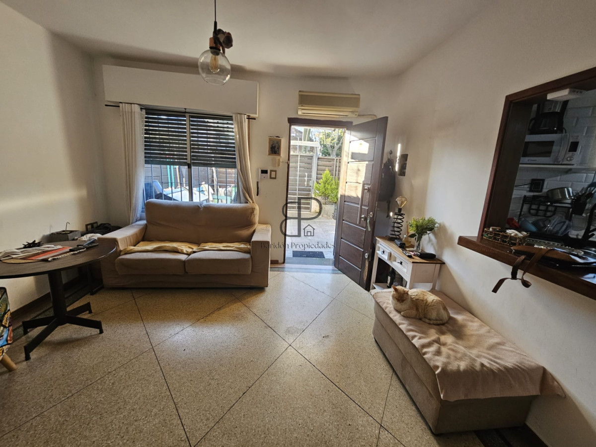 Casa ID.6983 - Venta Casa 1 Dormitorio Buceo con patio y cochera