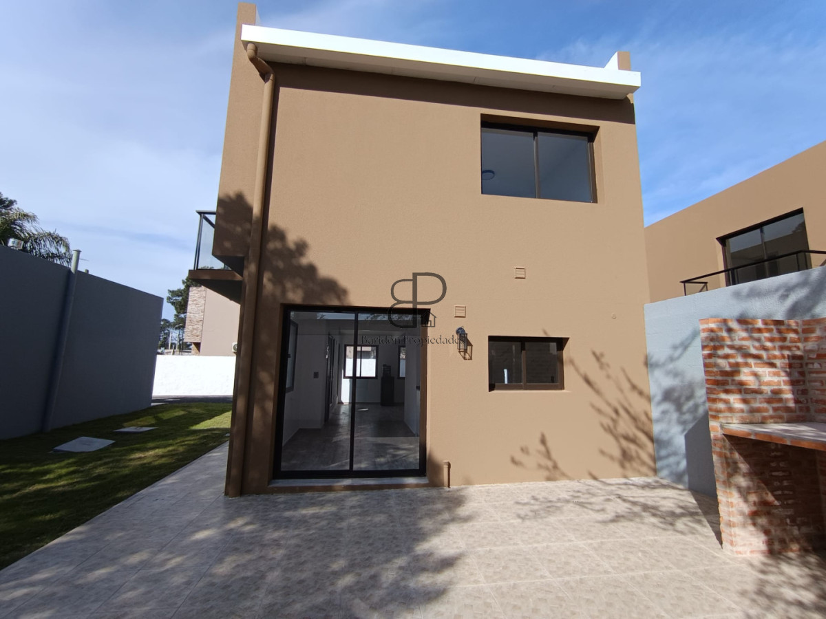 Casa ID.6885 - Venta Casa a Estrenar 3 Dormitorios Lomas de Solymar parrillero