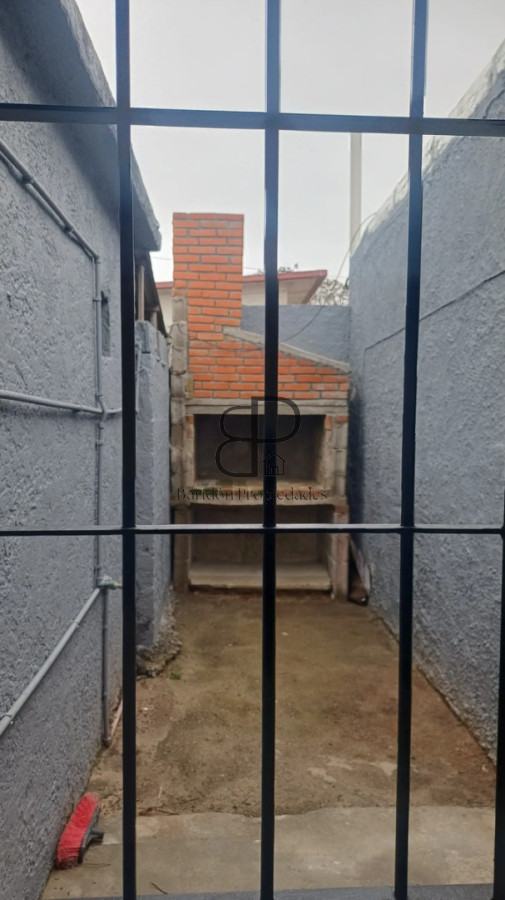 Casa ID.7067 - Alquiler Casa 2 Dormitorios Montes de Solymar Cochera y Patio