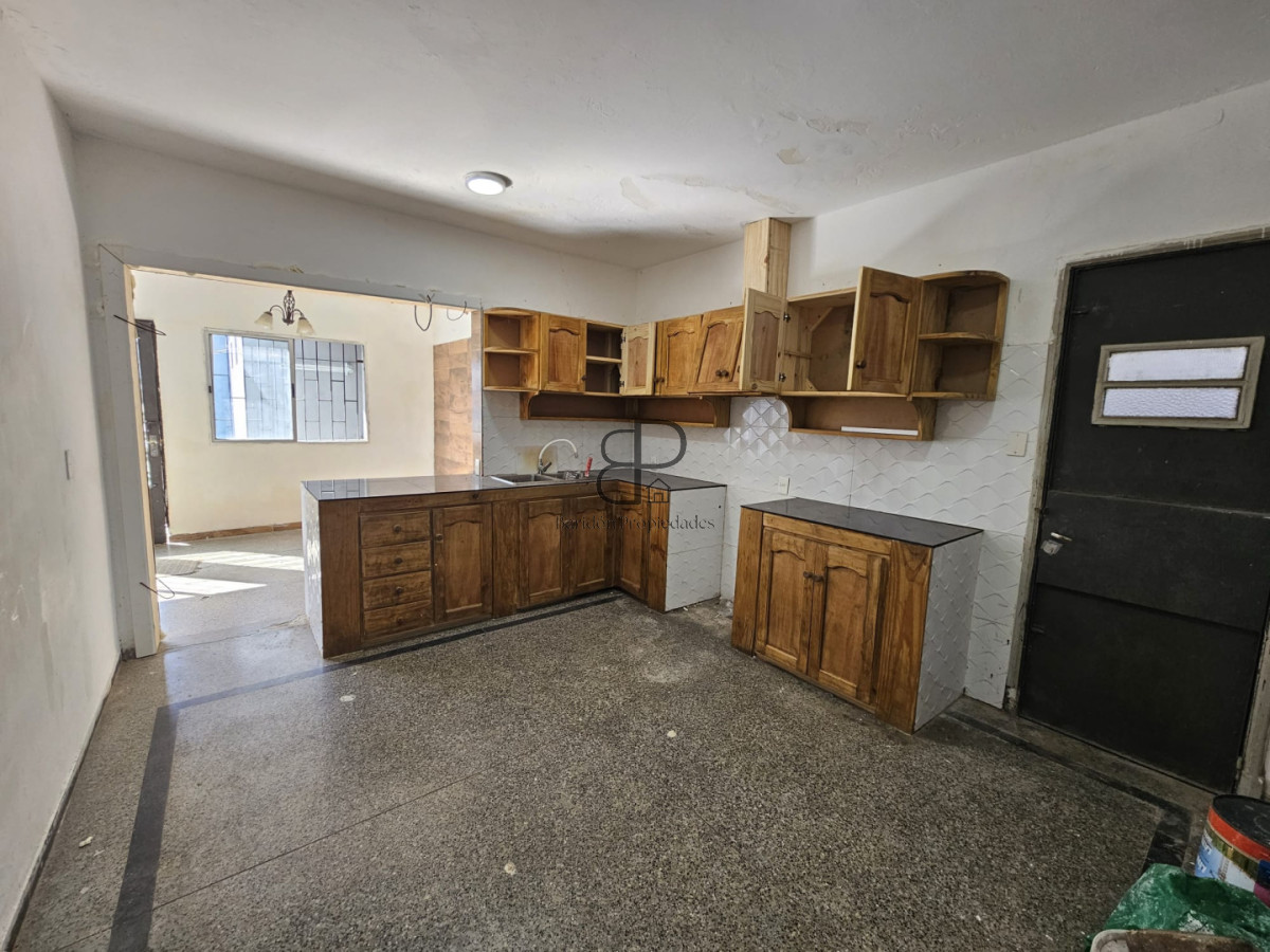 Casa ID.5931 - Venta Casa 2 Dormitorios Barbacoa Perez Castellano