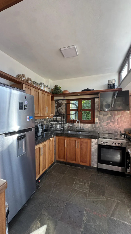 Casa ID.6869 - Venta Casa 3 Dormitorios Barbacoa Piscina y Cochera Carrasco