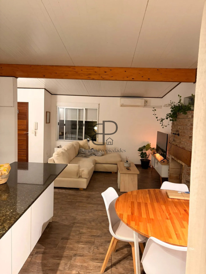 Casa ID.7100 - Alquiler Casa 2 Dormitorios Solymar con patio y cochera