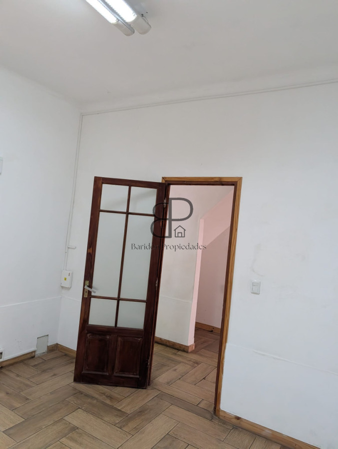 Casa ID.5946 - Alquiler o Venta Casa ideal Empresa La Blanqueada 160m2