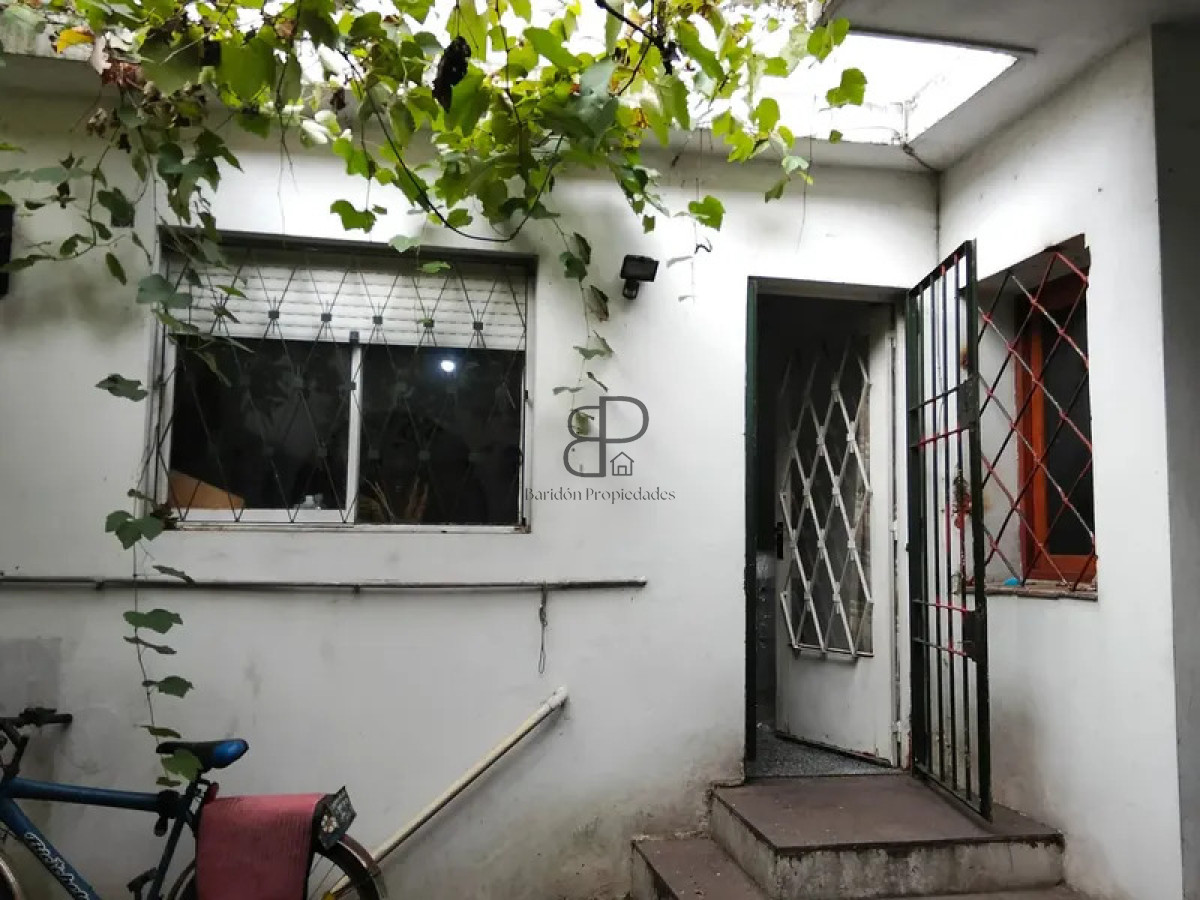Casa ID.6402 - Venta Casa 3 Dormitorios La Comercial con patio y garaje