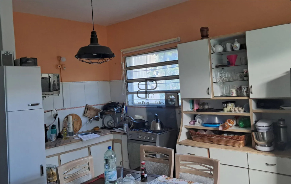 Casa ID.6330 - Venta Casa Padron Unico 2 Dormitorios Sayago Patio y Garaje