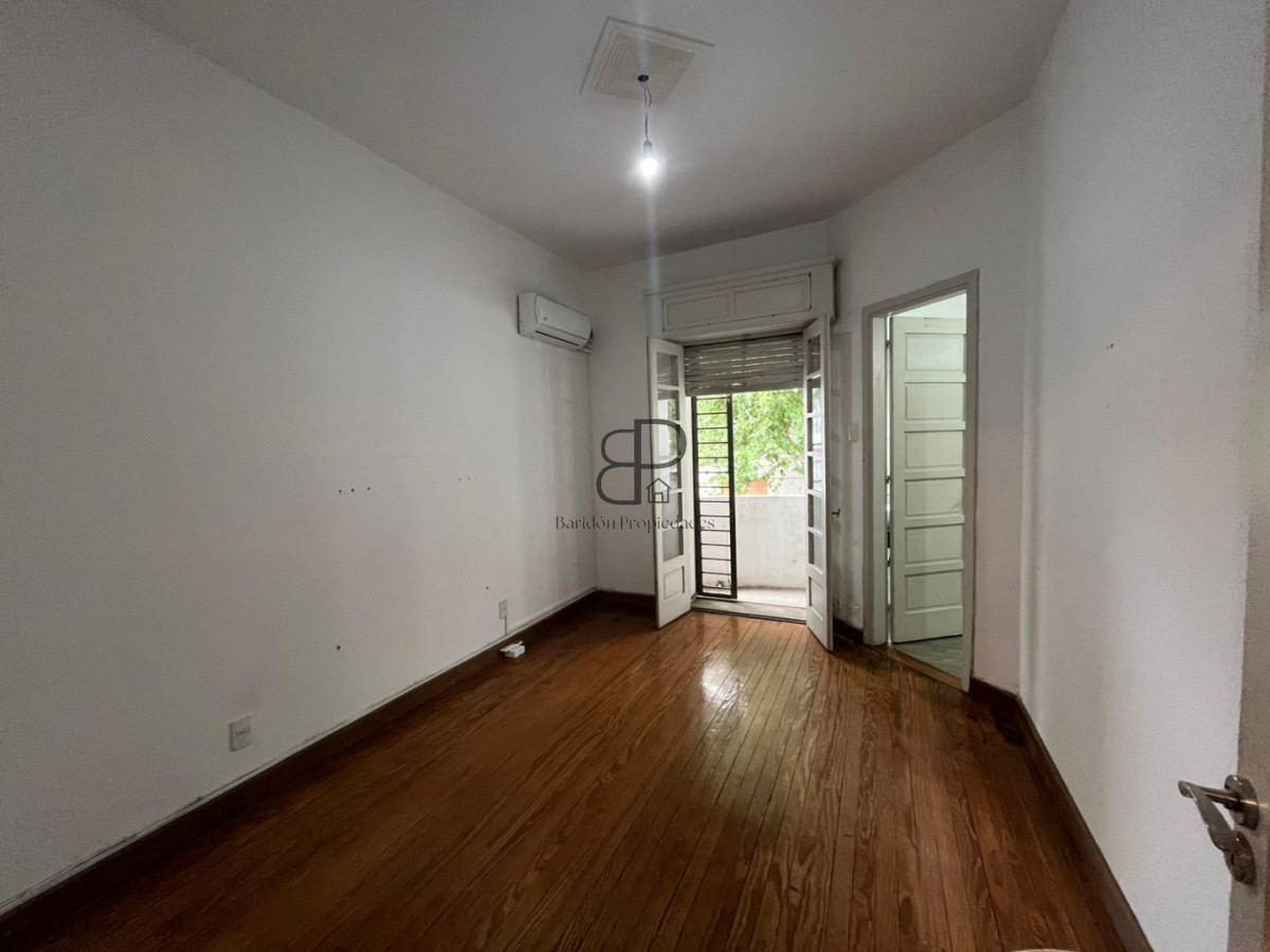 Casa ID.5784 - Venta Casa 4 Dormitorios Terraza y Parrillero Bella Vista