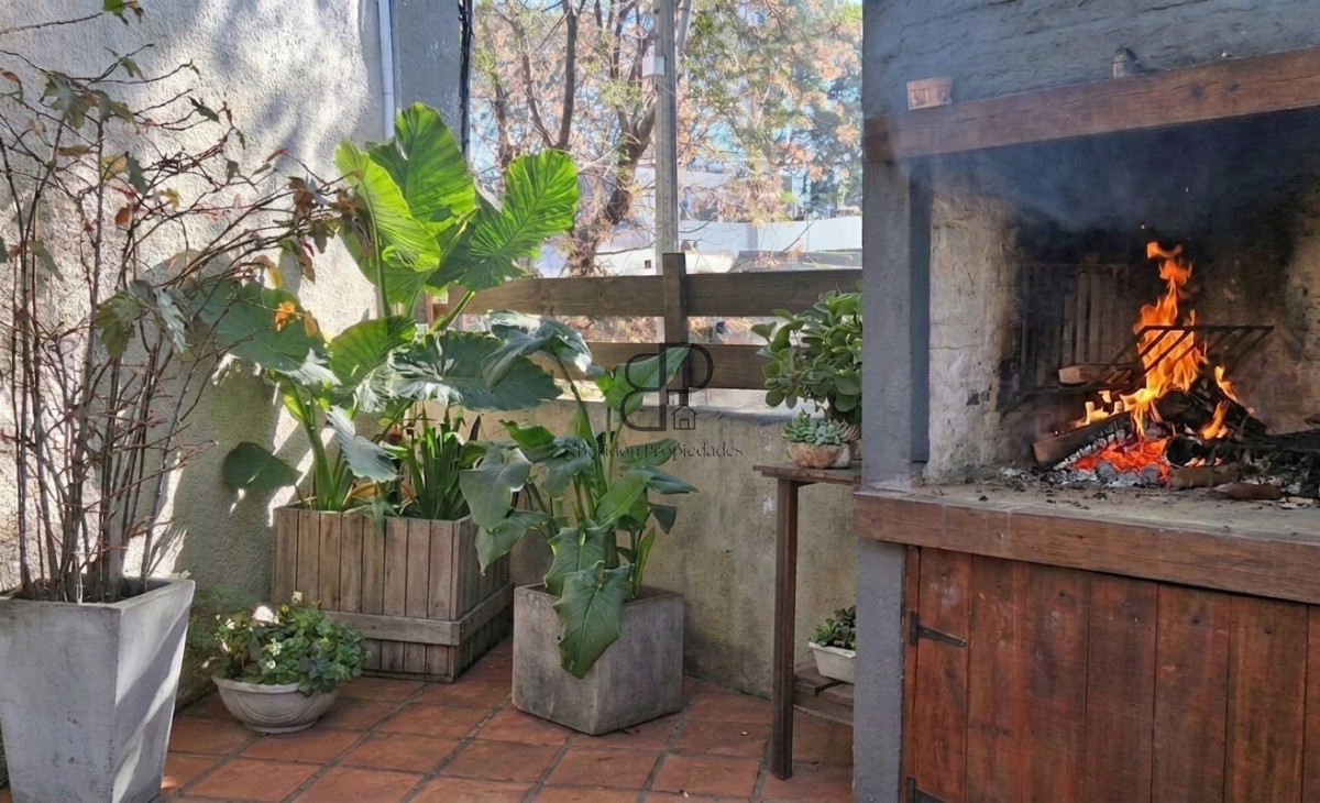 Casa ID.6845 - Venta Casa 2 Dormitorios Aguada con azotea con parrillero