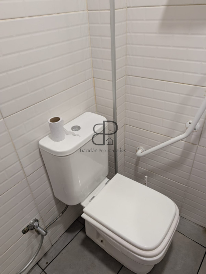 Casa ID.5946 - Alquiler o Venta Casa ideal Empresa La Blanqueada 160m2