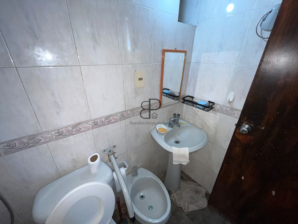 Casa ID.7051 - Venta Padron Unico 3 Plantas con 9 Dorm. y 3 Cocinas Aguada