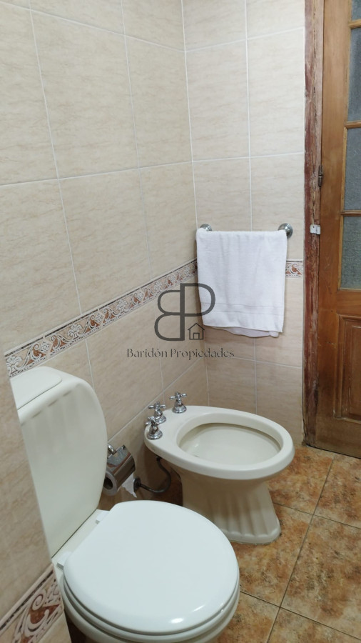 Casa ID.3174 - Venta Casa 5 Dormitorios Sayago con Barbacoa y Galpón