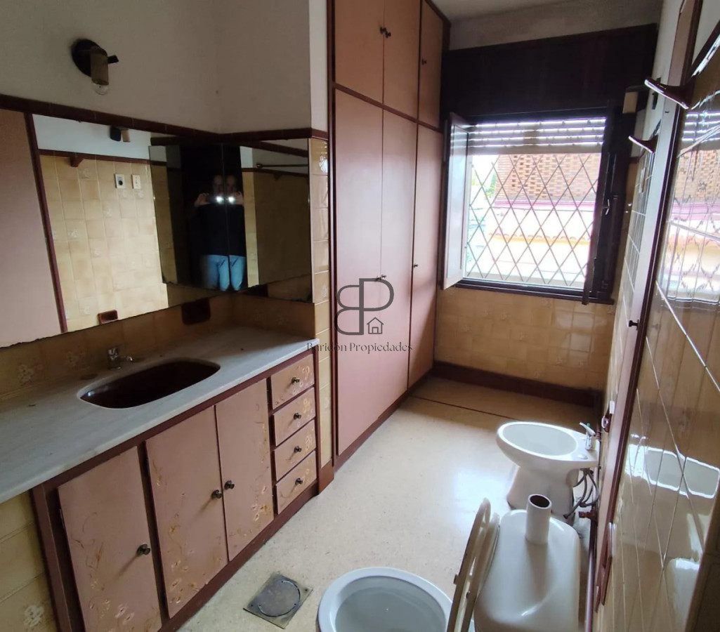 Casa ID.5670 - Venta Casa y Apartamento 4 Dormitorios Paso Molino con garaje