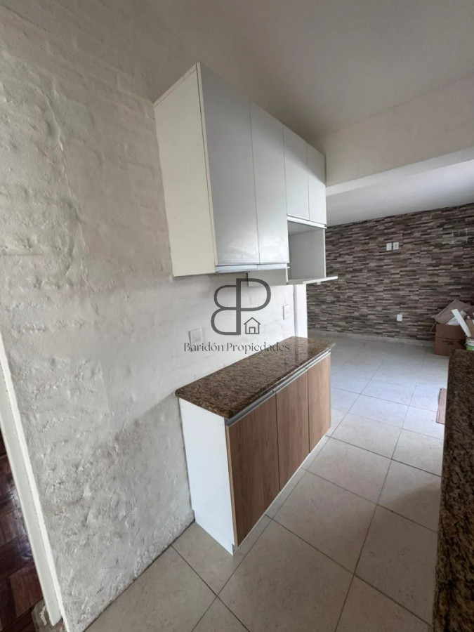 Casa ID.6904 - Alquiler en Complejo Cerrado Carrasco 4 Dormitorios y Cochera