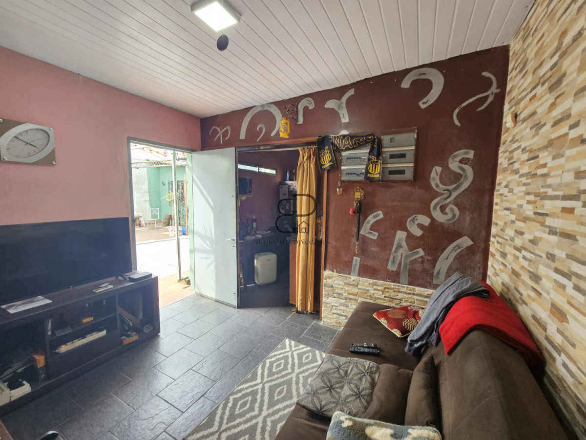 Casa ID.7030 - Venta con Renta Padron Unico Local Casa y Apartamento Cerro