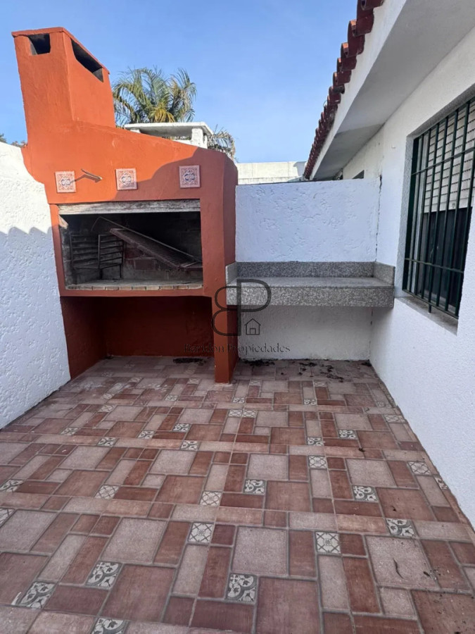 Casa ID.6904 - Alquiler en Complejo Cerrado Carrasco 4 Dormitorios y Cochera