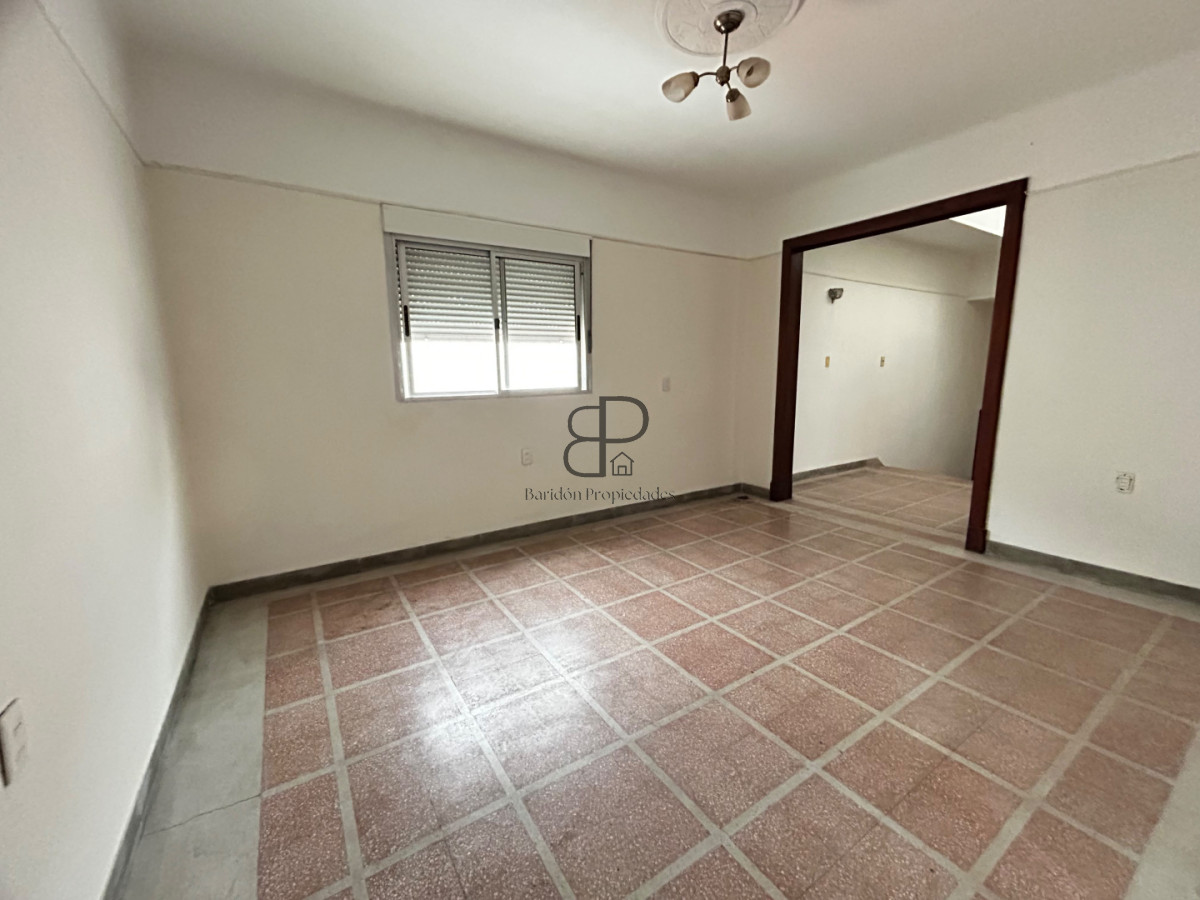 Casa ID.4774 - Venta Casa 4 Dormitorios Unión con balcón 