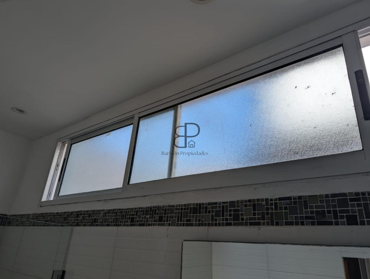 Casa ID.5946 - Alquiler o Venta Casa ideal Empresa La Blanqueada 160m2