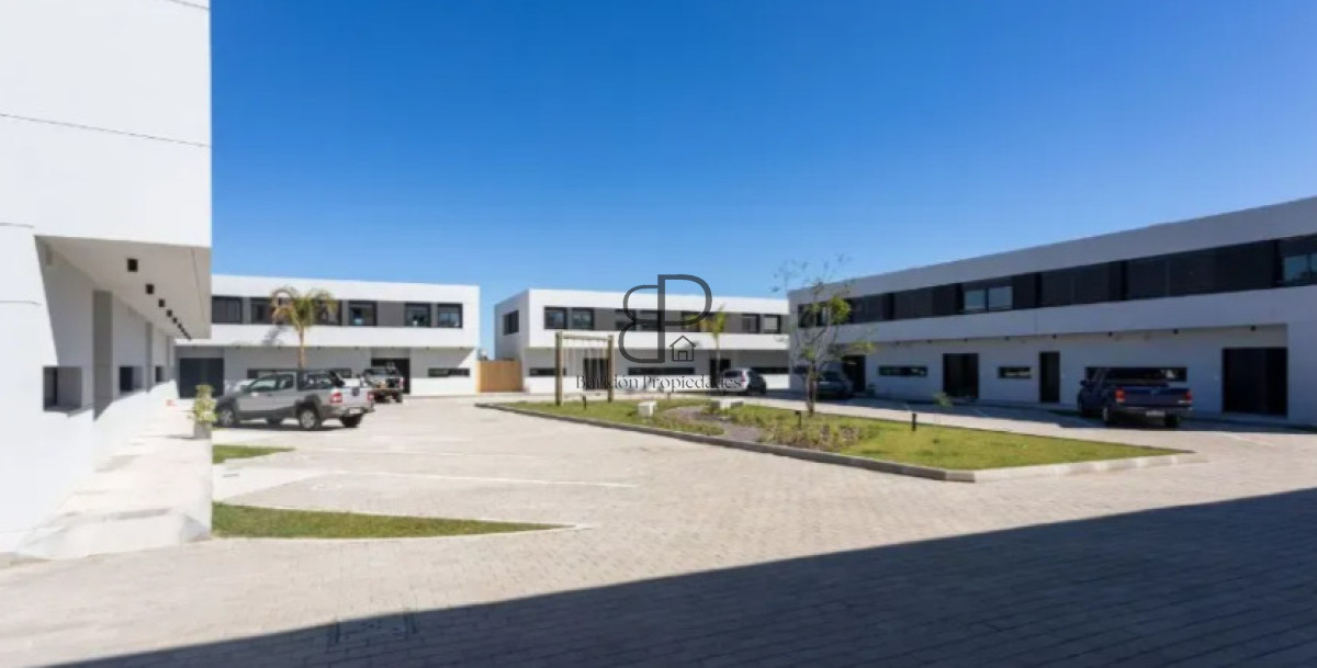 Casa ID.6906 - Alquiler o Venta Casa 2 Dormitorios Parque Miramar Cochera