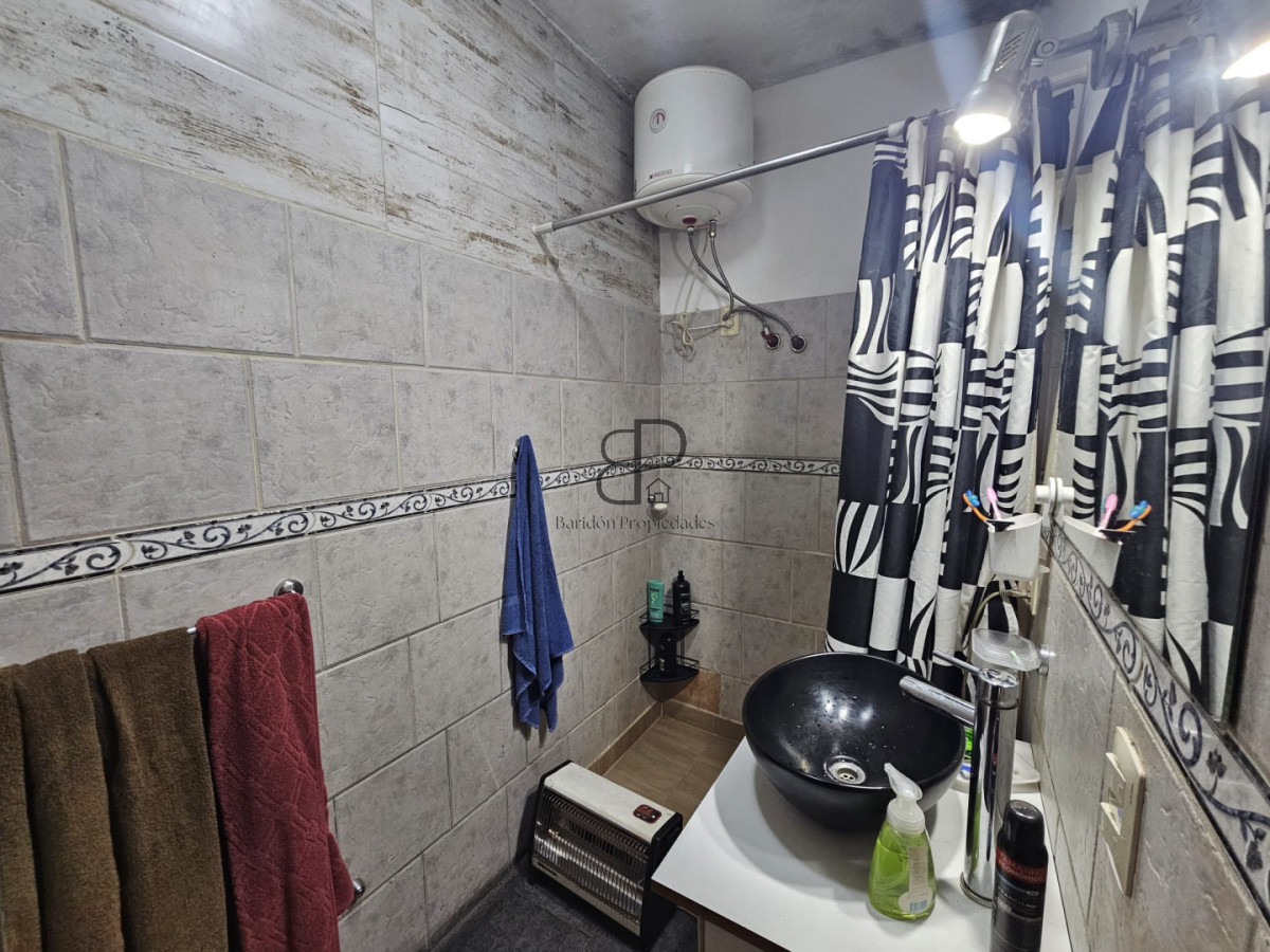 Casa ID.7030 - Venta con Renta Padron Unico Local Casa y Apartamento Cerro