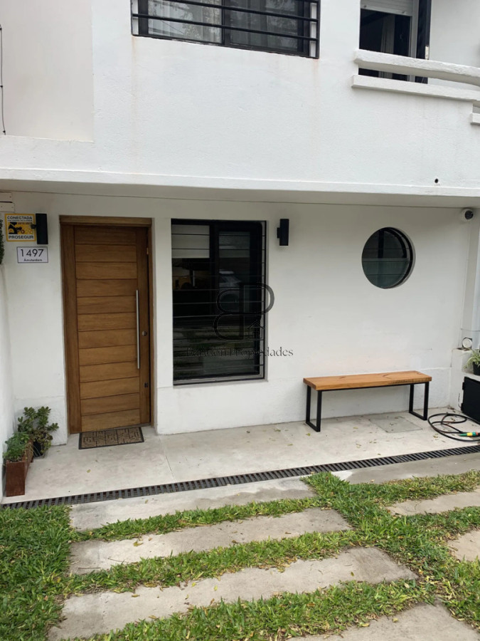 Casa ID.7087 - Alquiler Casa 1 Dormitorio Malvin con patio y cochera