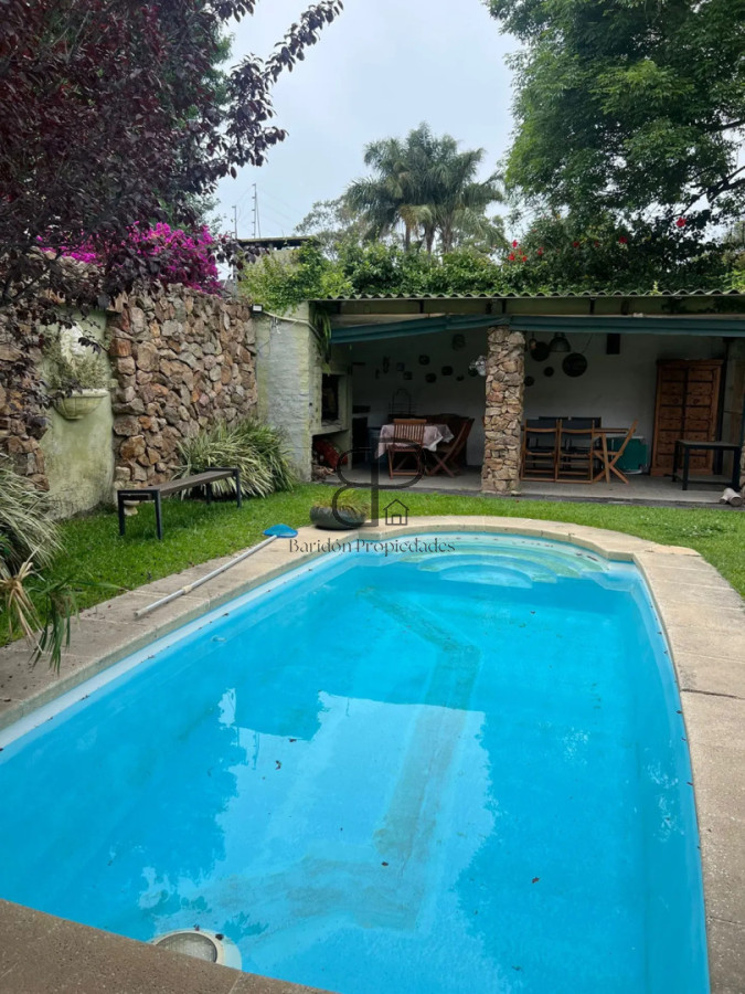 Casa ID.6869 - Venta Casa 3 Dormitorios Barbacoa Piscina y Cochera Carrasco