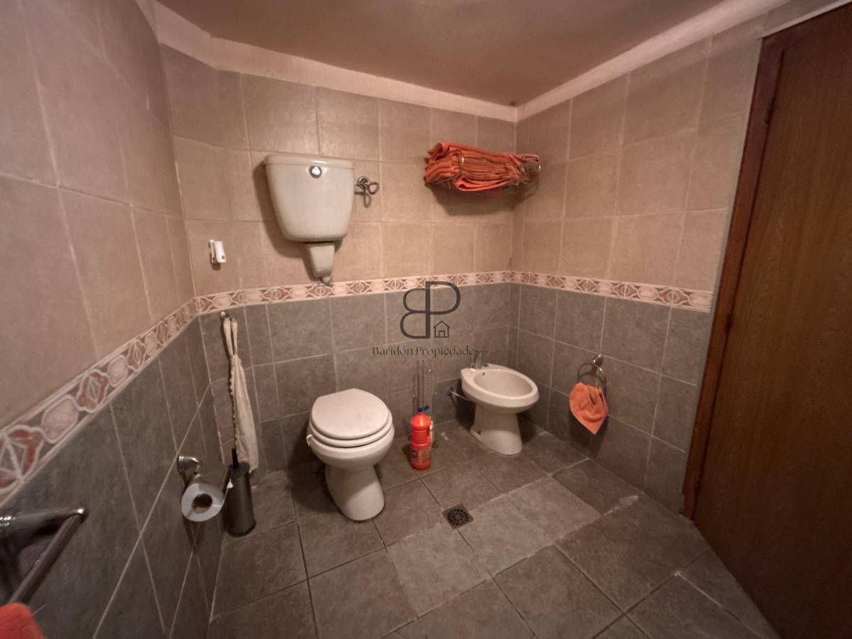 Casa ID.4939 - Venta Casa 4 Dormitorios Cordón con Barbacoa y Azotea