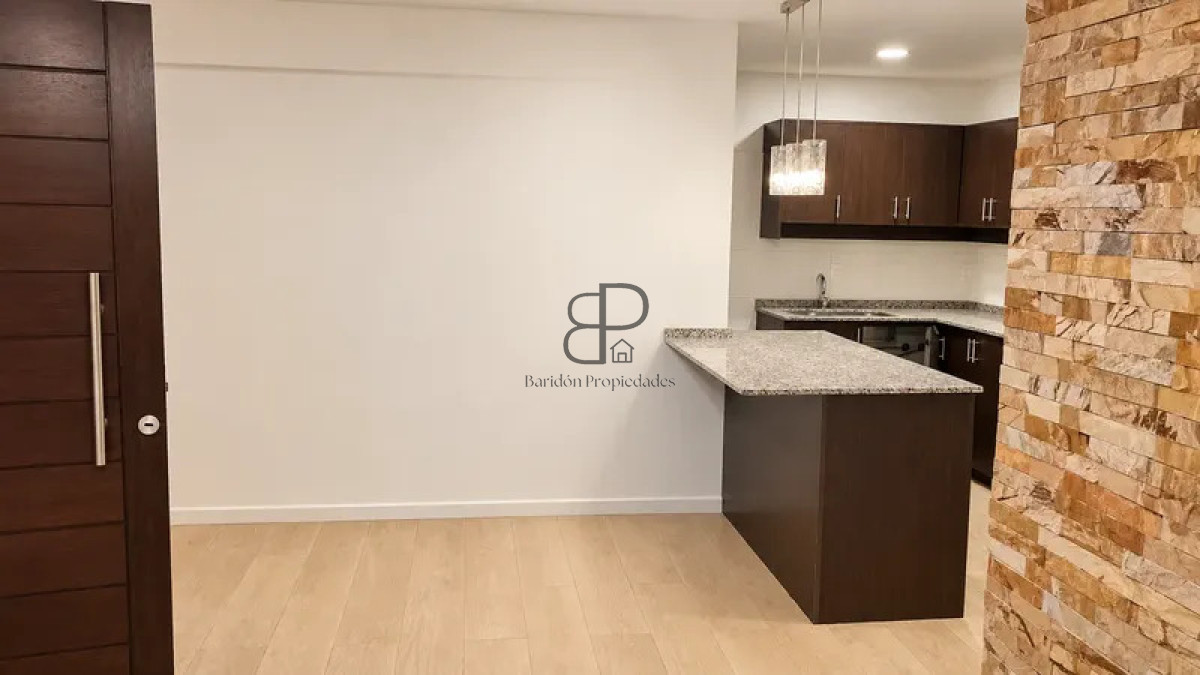 Casa ID.6961 - Venta con Renta Casa 2 Dormitorios Solymar patio y cochera