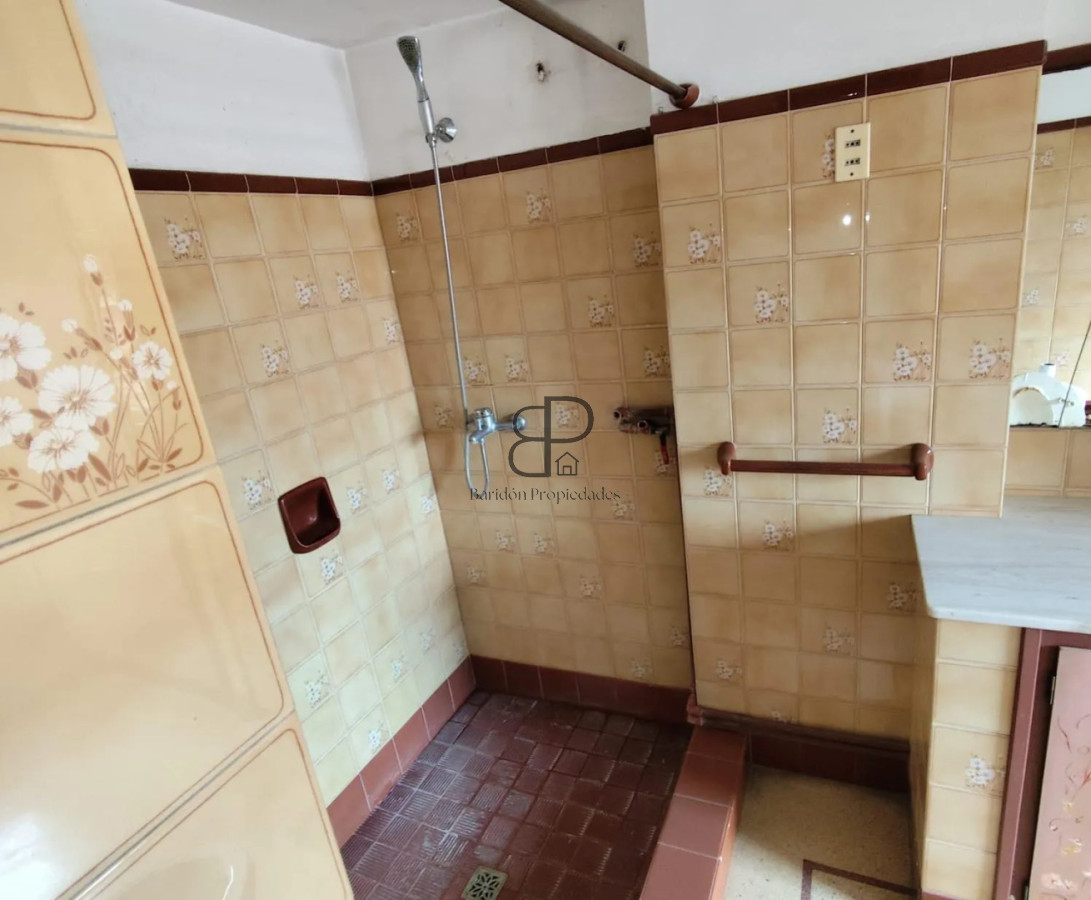 Casa ID.5670 - Venta Casa y Apartamento 4 Dormitorios Paso Molino con garaje