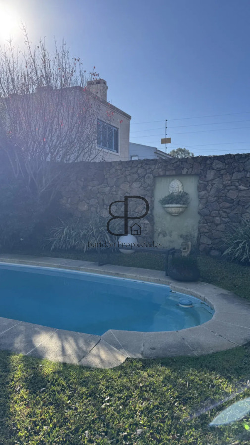 Casa ID.6869 - Venta Casa 3 Dormitorios Barbacoa Piscina y Cochera Carrasco