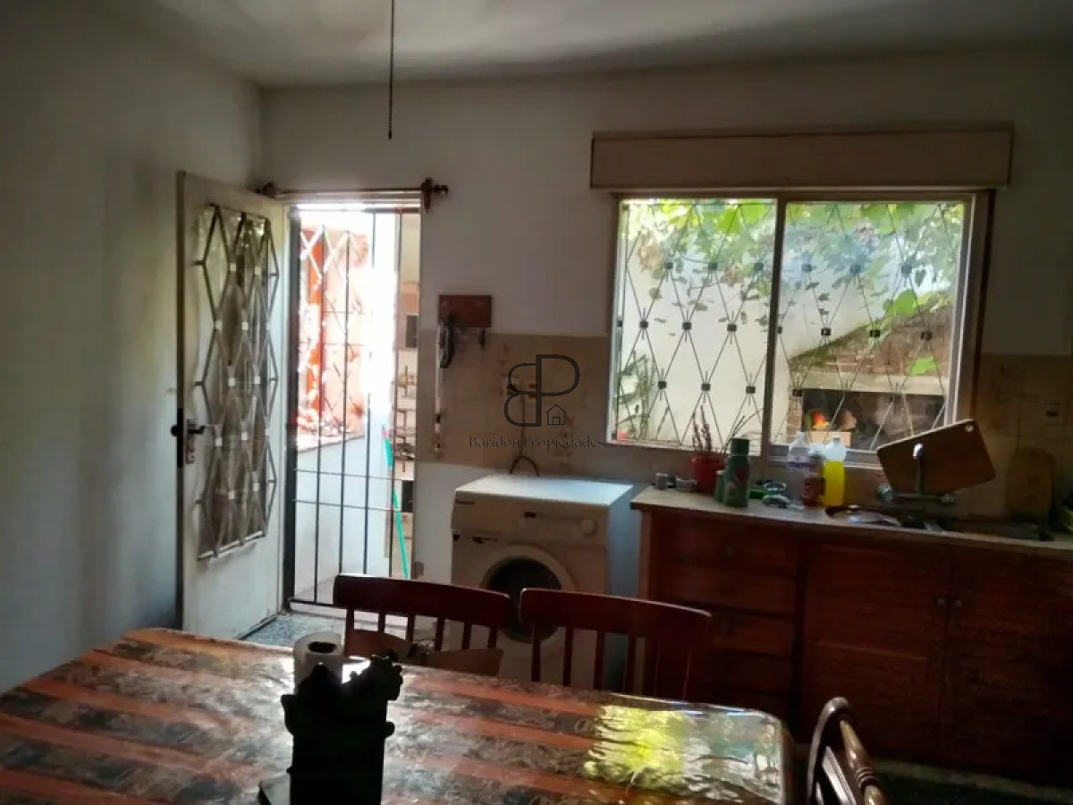 Casa ID.6402 - Venta Casa 3 Dormitorios La Comercial con patio y garaje