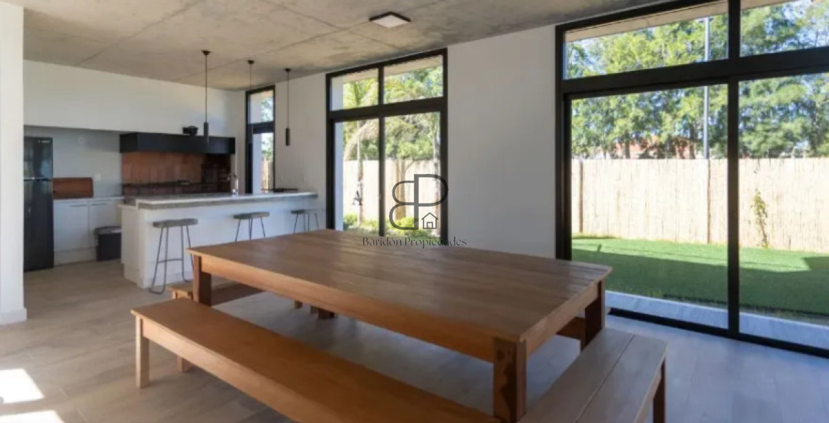 Casa ID.6906 - Alquiler o Venta Casa 2 Dormitorios Parque Miramar Cochera