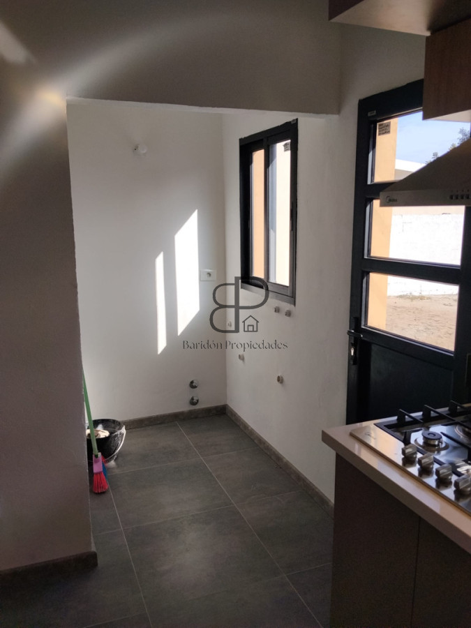 Casa ID.7031 - Venta Casa 3 Dormitorios Lagomar con fondo con parrillero