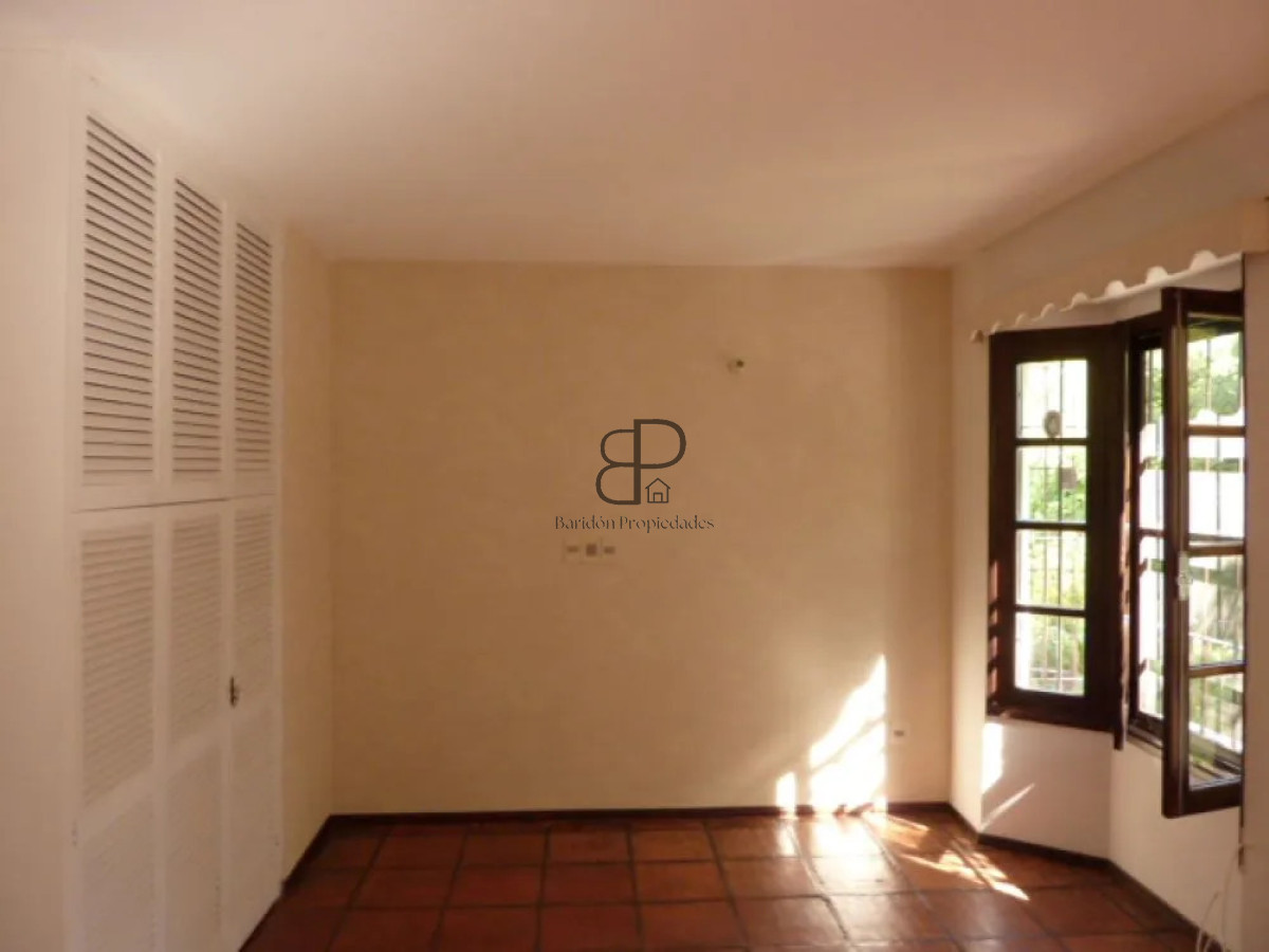 Casa ID.7144 - Alquiler Casa 3 Dormitorios Punta Gorda con patio y cochera