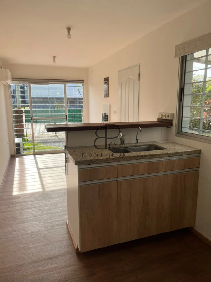 Casa ID.7047 - Alquiler Casa 1 Dormitorio Shangrilá con Galpon y cochera