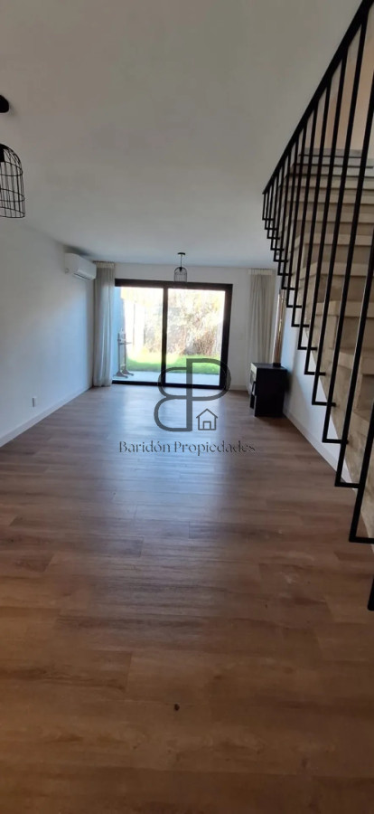 Casa ID.6906 - Alquiler o Venta Casa 2 Dormitorios Parque Miramar Cochera