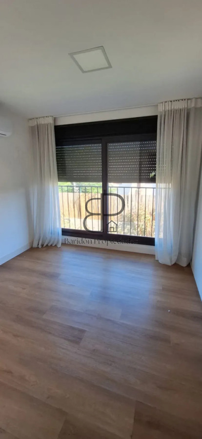 Casa ID.6906 - Alquiler o Venta Casa 2 Dormitorios Parque Miramar Cochera