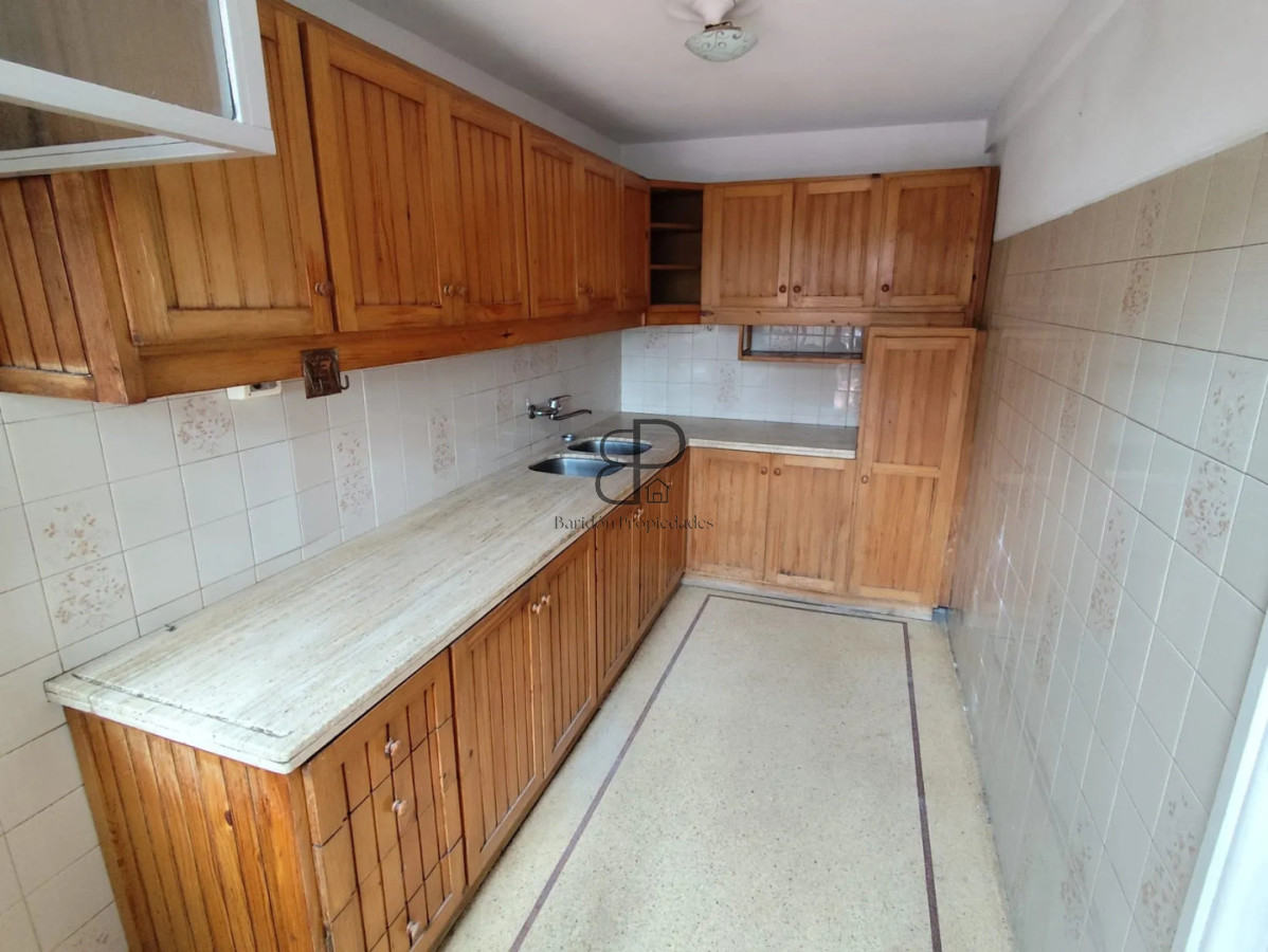 Casa ID.5670 - Venta Casa y Apartamento 4 Dormitorios Paso Molino con garaje