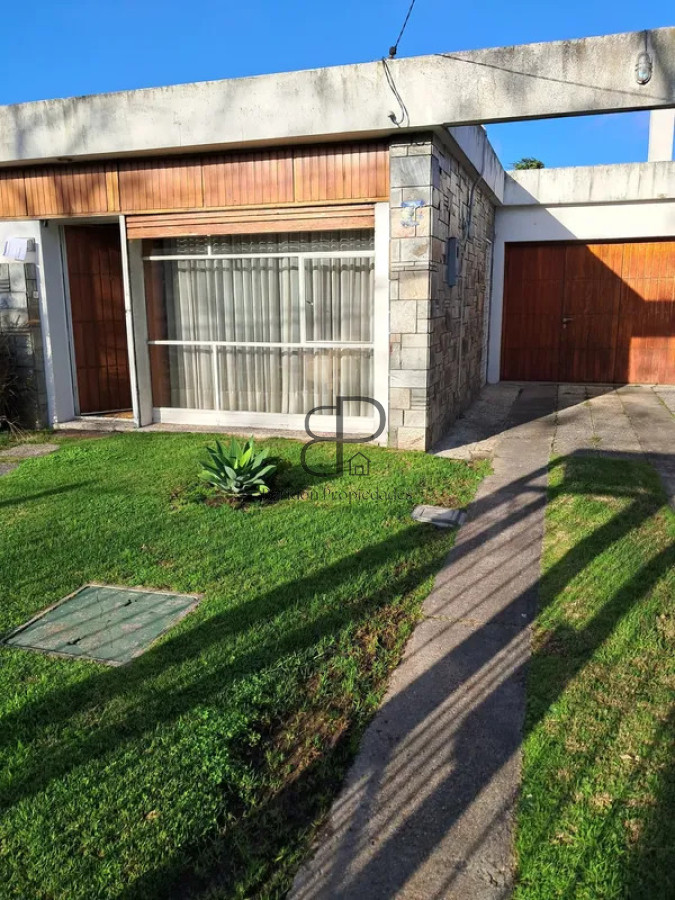 Casa ID.7032 - Alquiler Casa Amueblada 2 Dormitorios Punta Gorda cochera