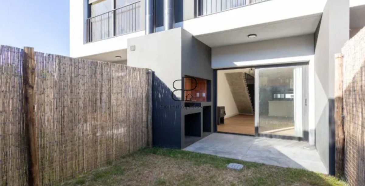 Casa ID.6906 - Alquiler o Venta Casa 2 Dormitorios Parque Miramar Cochera
