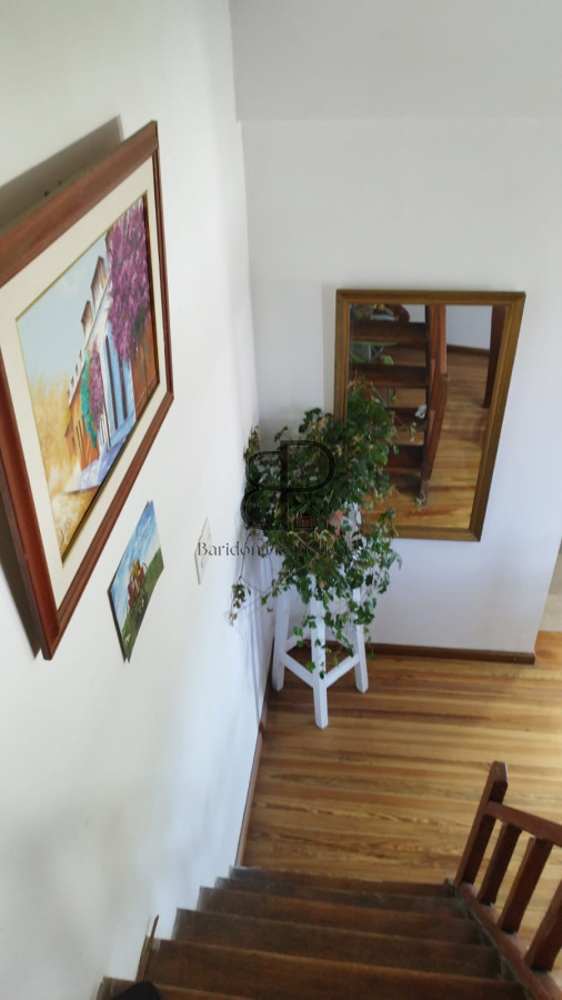 Casa ID.3174 - Venta Casa 5 Dormitorios Sayago con Barbacoa y Galpón