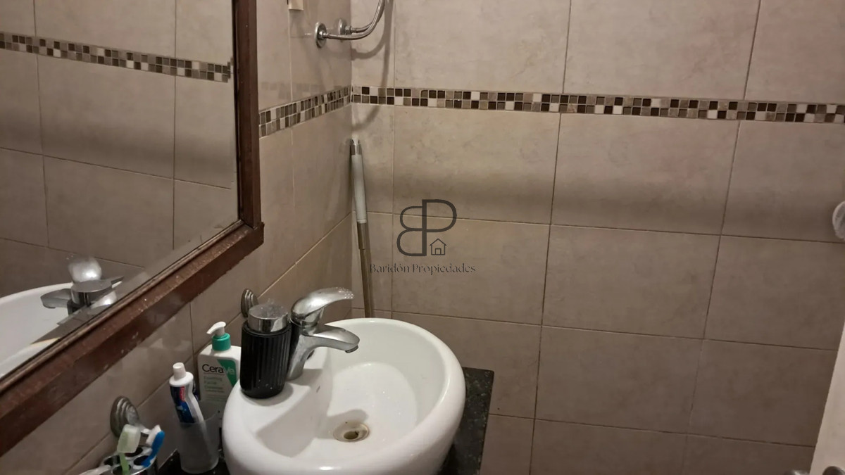 Casa ID.6330 - Venta Casa Padron Unico 2 Dormitorios Sayago Patio y Garaje