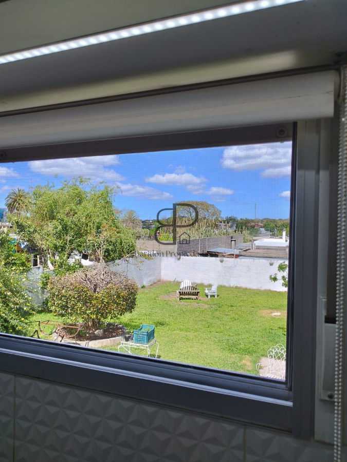 Casa ID.3174 - Venta Casa 5 Dormitorios Sayago con Barbacoa y Galpón
